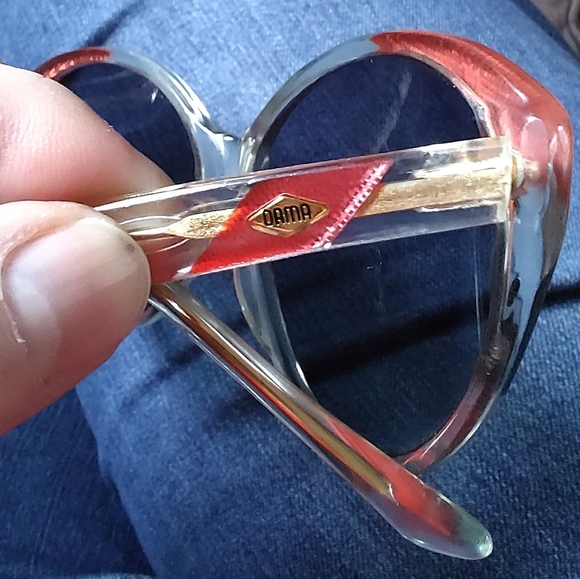 YVES SAINT LAURENT • Vintage 70s YSL "DAMA" Sunglasses - Picture 4 of 10